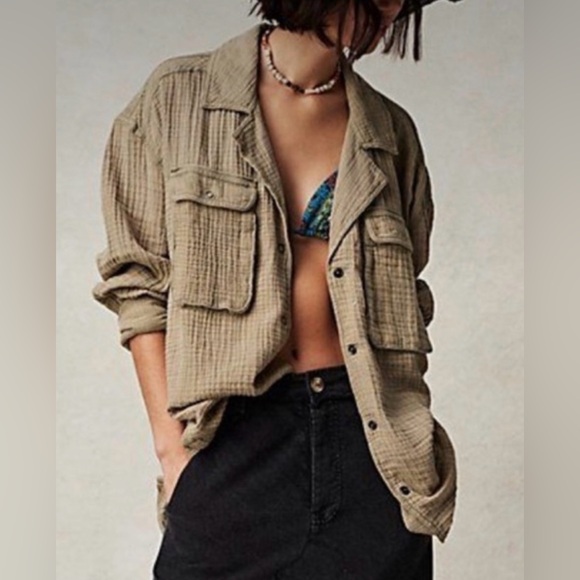 We The Free Tops - We The Free Izzy Cargo Double Cloth Buttondown in Sage Green Size Small
